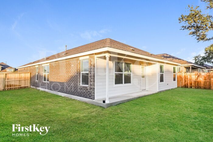 Building Photo - 15007 Maskette Ave