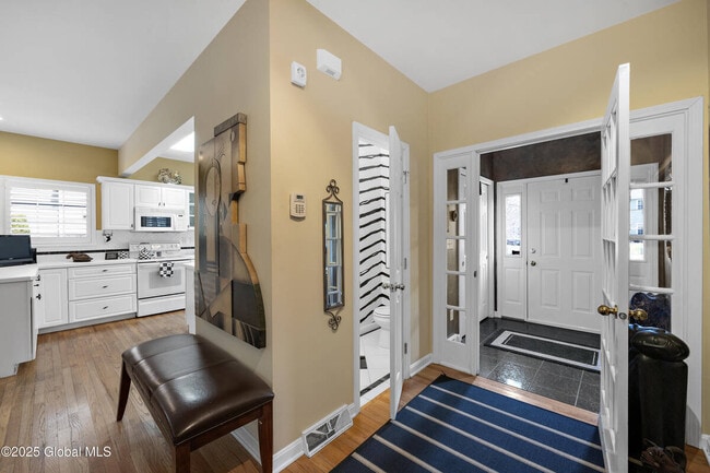 Building Photo - 91 Vista Dr