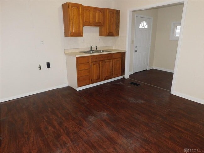 Building Photo - 906 Catherine St