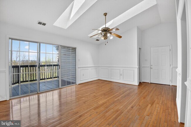 Building Photo - 108-11-111 Timberlake Terrace