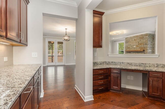 Building Photo - Gorgeous 5 Bedroom Home with First Floor I...