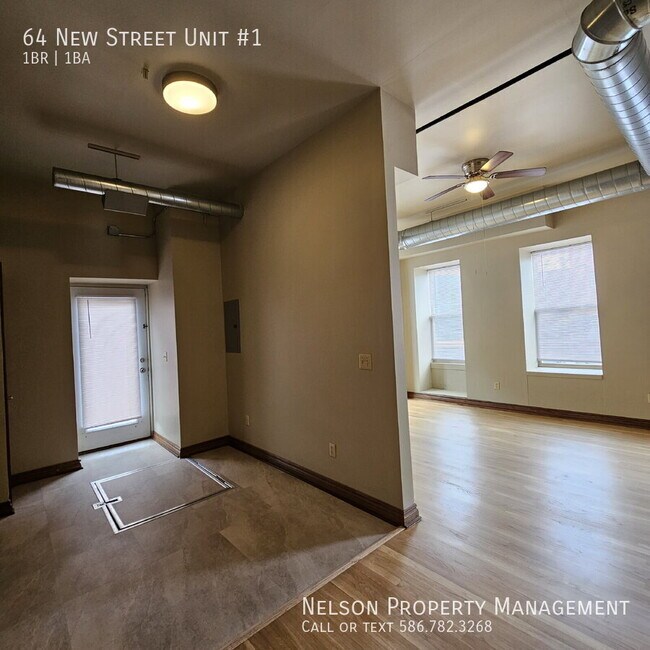 Building Photo - 64 New St