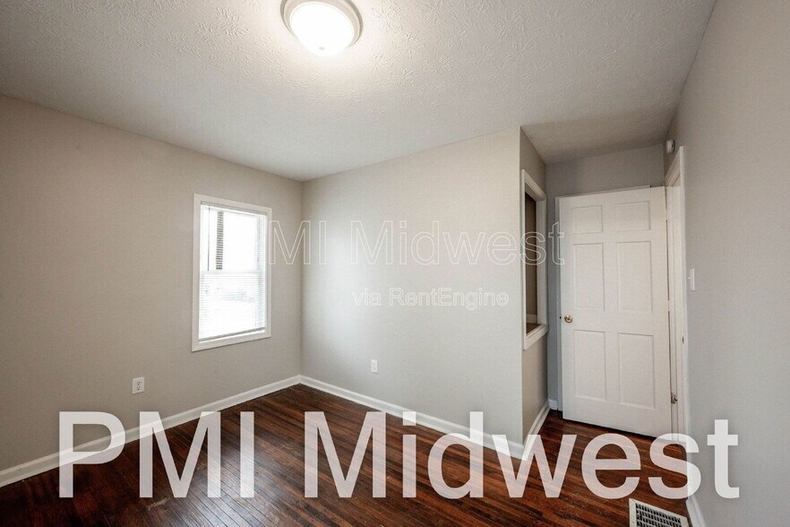 Building Photo - 3101 N Temple Ave