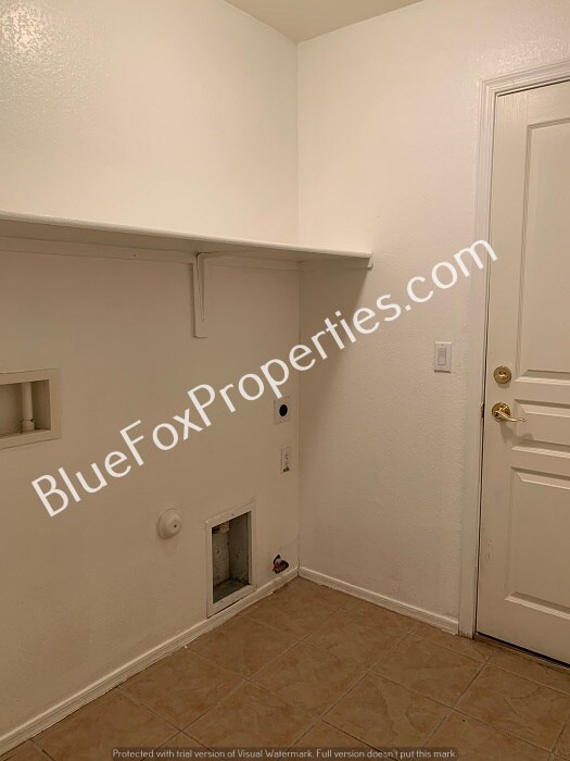 Building Photo - 6756 W Dovewood Way