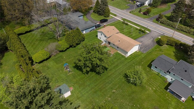 Building Photo - 1399 Creek St