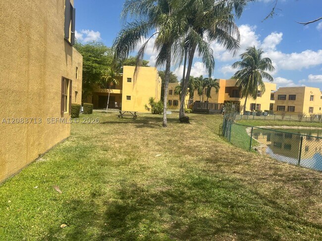 Building Photo - 560 NW 114th Ave
