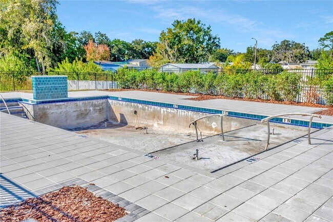 Building Photo - 6032 Shiner St