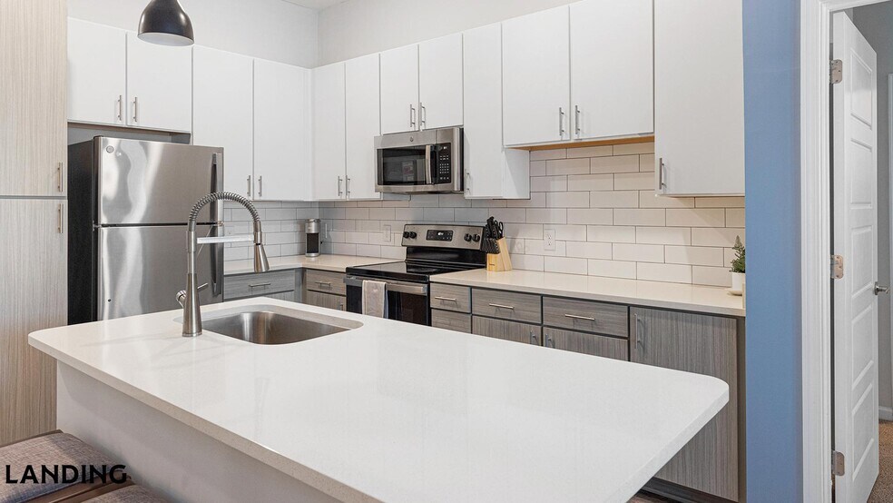 Building Photo - 5340 Periwinkle Hl Ave