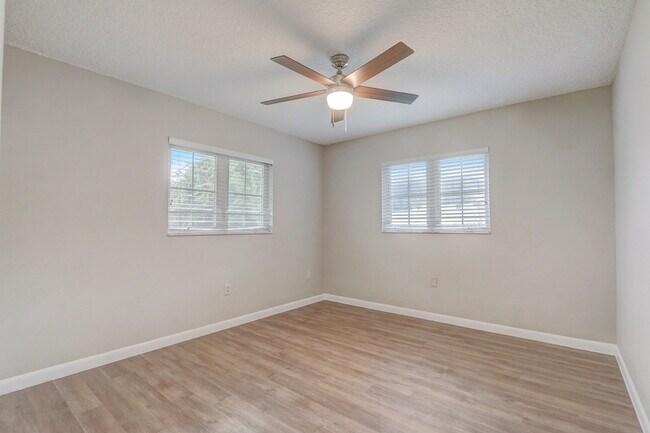 Building Photo - 5281 Jade Cir