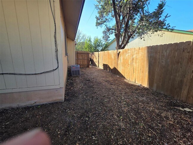 Building Photo - 1735 Horseshoe Cir