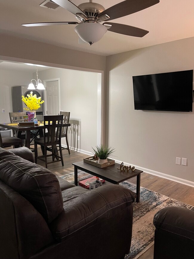 Building Photo - 225 William Hardin Rd