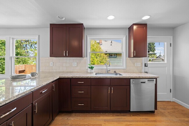 Building Photo - 4810 N 25th St