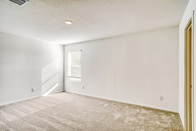 Building Photo - 11430 Forest W St