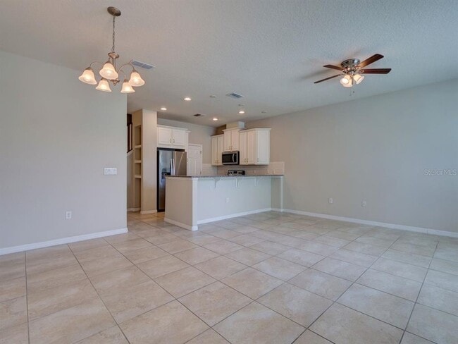 Building Photo - 2566 Amati Dr