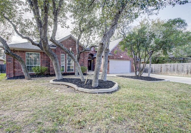 Building Photo - 6005 Sierra Leon