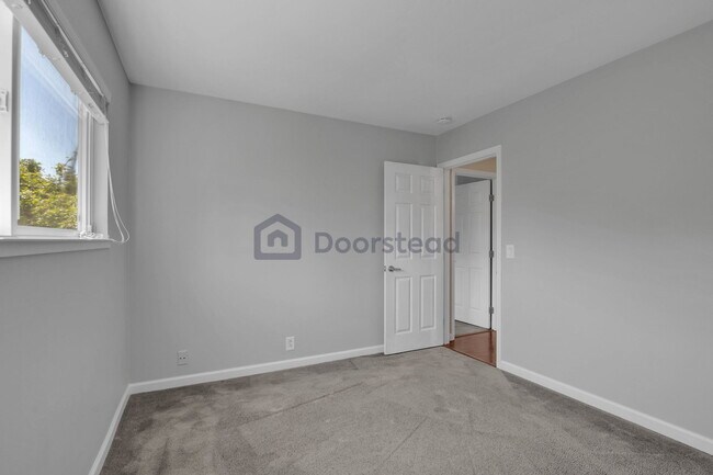 Building Photo - 1492 Via Cancion