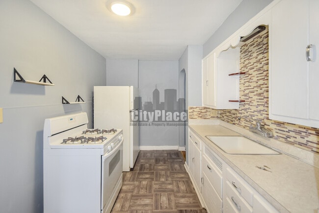 Building Photo - 912 N Bancroft St