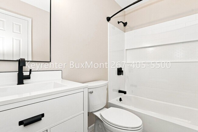 Building Photo - 102 Solway Cir