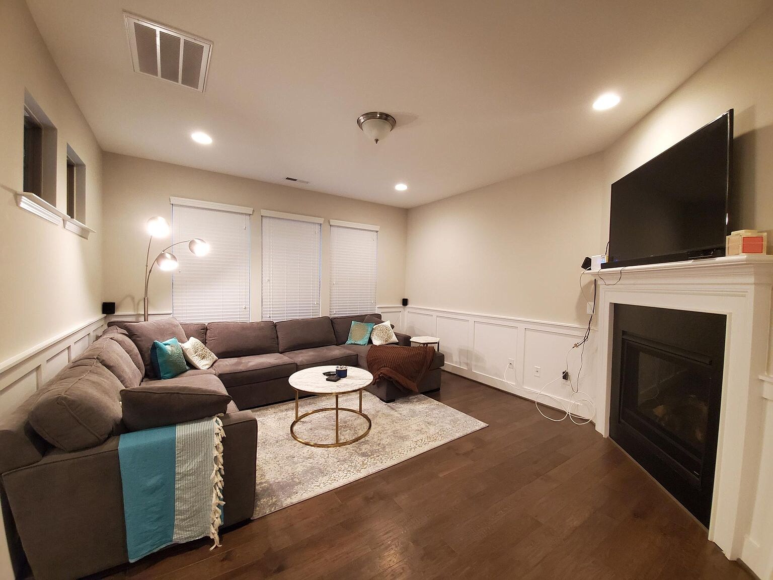 Building Photo - Room in Townhome on Metropolitan Dr