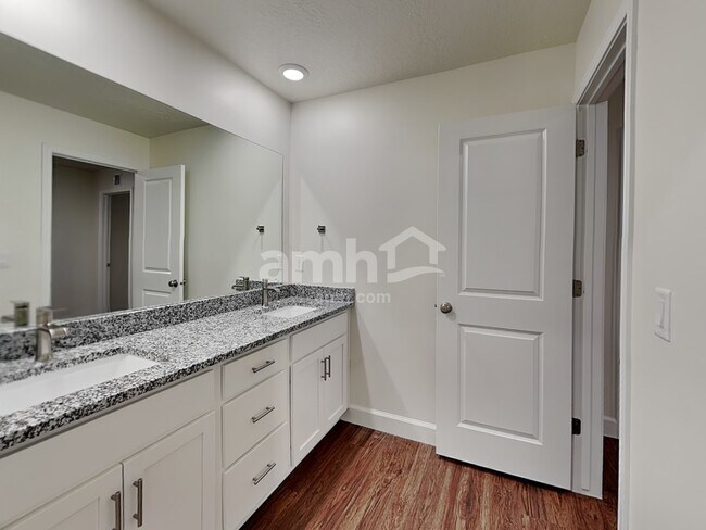 Building Photo - 5966 Verdigris Dr