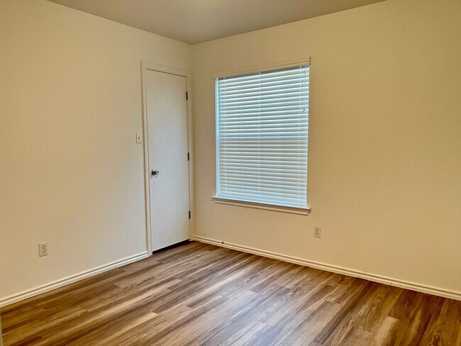 Building Photo - 12717 Bella Pkwy