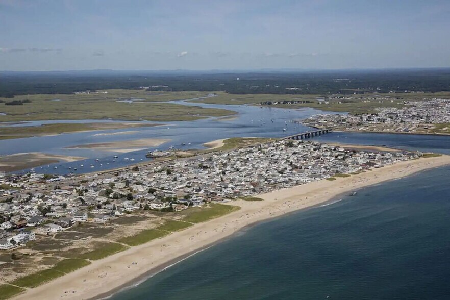 Building Photo - 301 Portsmouth Ave