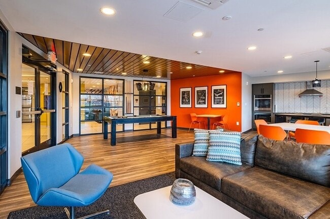 Building Photo - 100 Cabot St