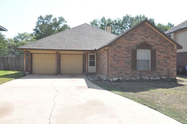 Primary Photo - Freshly Painted! 1 Story with 3 bed/2bath....