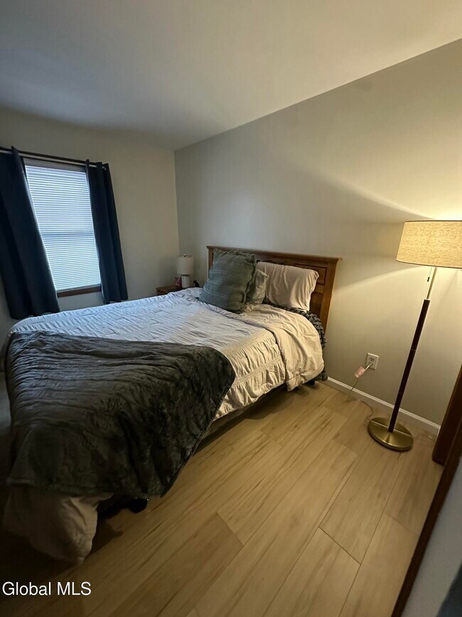 Building Photo - 14 Vanderbilt Ave