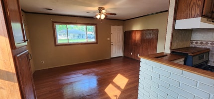 Building Photo - 3365 Buckner St