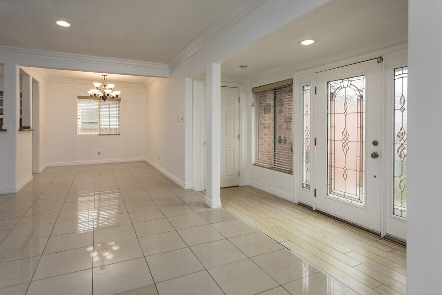 Building Photo - 12737 Hatteras Street
