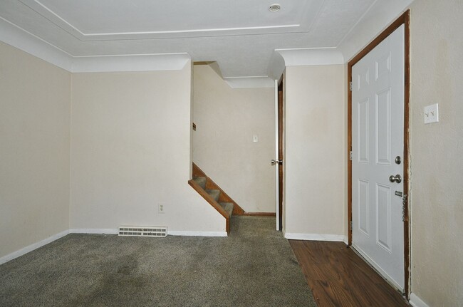 Building Photo - 3 Bedroom Home in Duquesne Available Now! ...