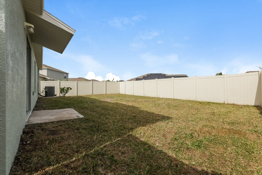 Building Photo - 6724 Trent Creek Dr