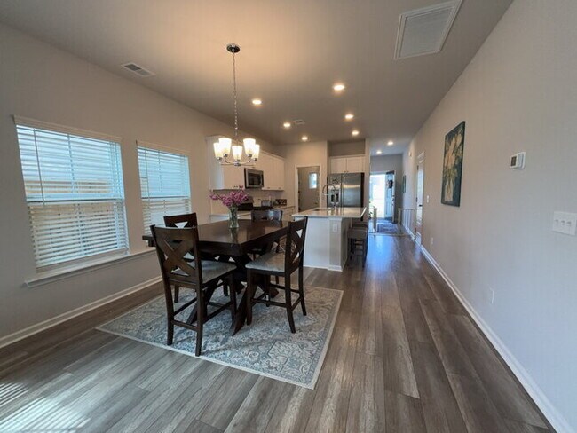 Building Photo - 135 Wood Sage Run