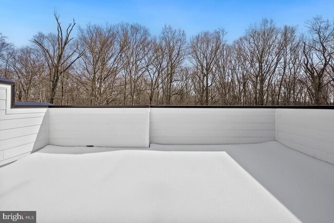 Building Photo - 11300 Emerald Park Rd