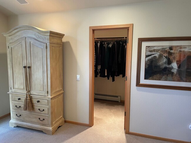 Building Photo - Low Elevation Home