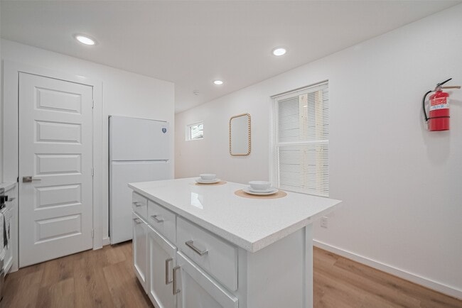 Building Photo - 6725 Avenue K