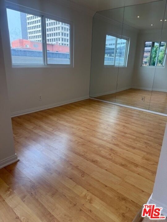 Building Photo - 1242 S Barrington Ave