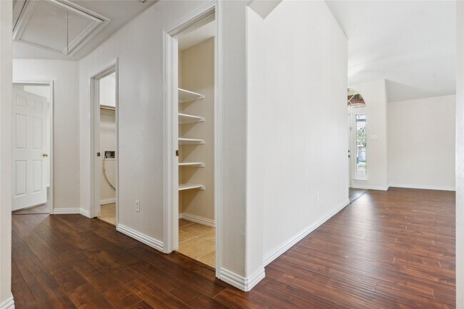 Building Photo - 19511 Ingham Dr