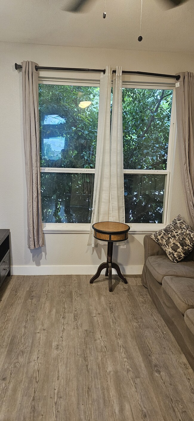 Building Photo - 3014 E 16th St