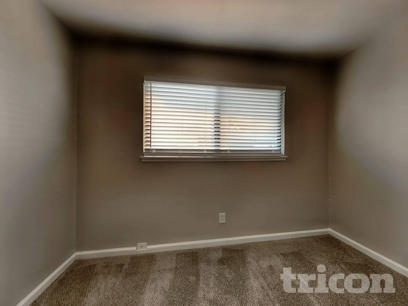 Building Photo - 1613 James St