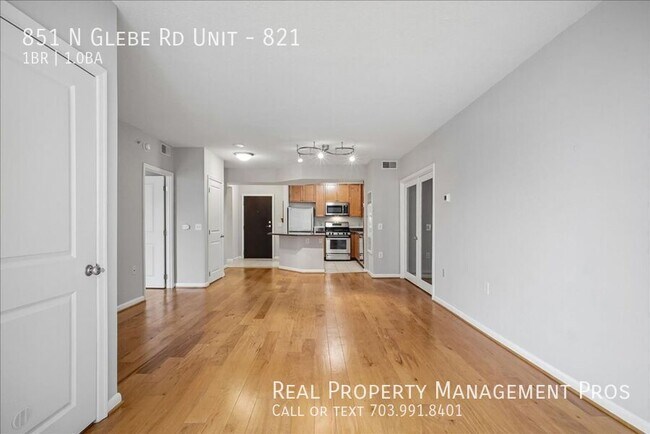 Building Photo - 851 N Glebe Rd