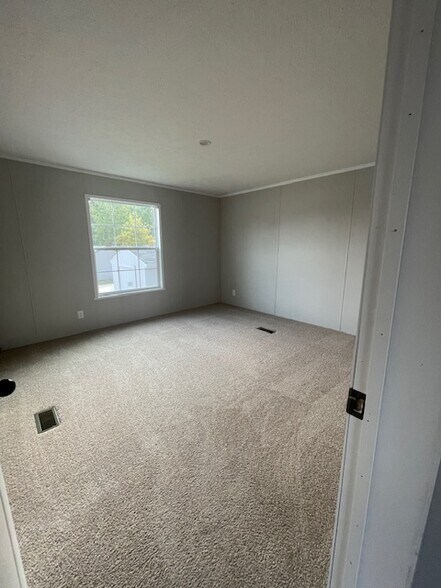 Building Photo - 22 Bellwood Dr