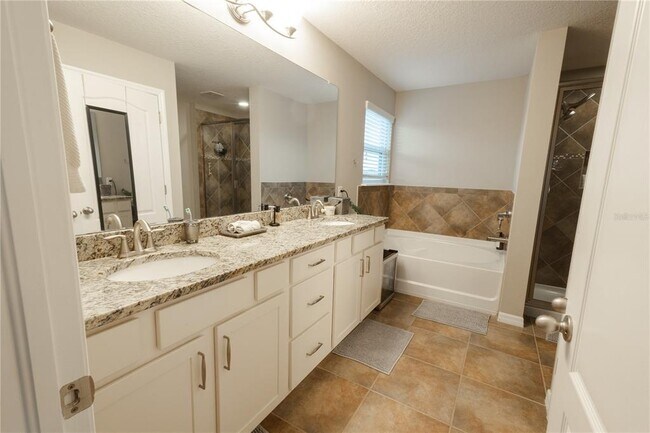 Building Photo - 6367 Golden Eye Glen