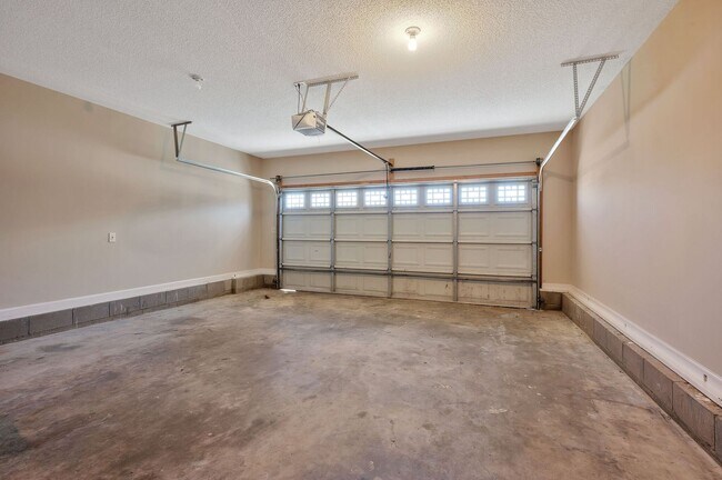 Building Photo - Perfect Family Layout with Office & Large Fenced Backyard | $500 Move-In Incentive for 4/1/26 Mov...