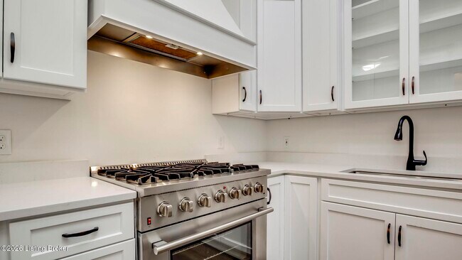 Building Photo - 2706 Lime Kiln Ln