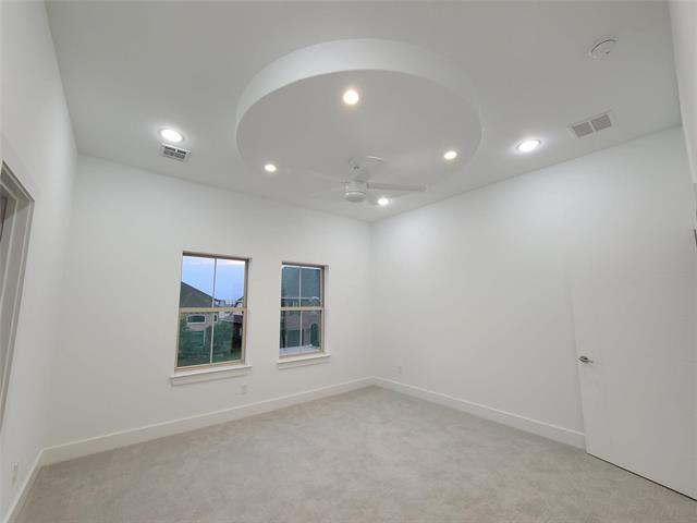 Building Photo - 2812 Almanzor Avenue