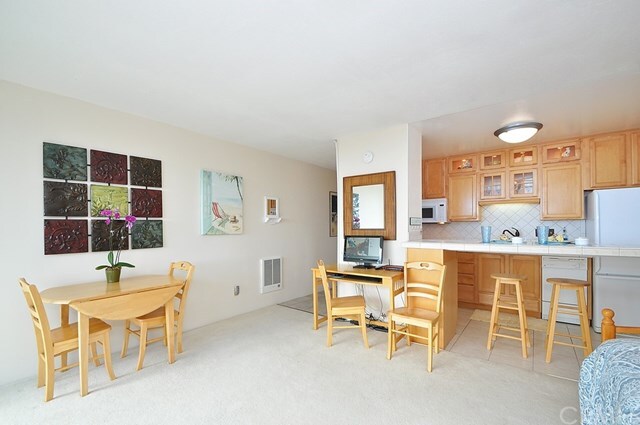 Building Photo - 6526 Ocean Crest Dr