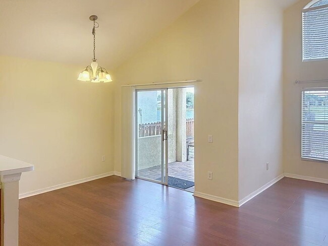 Building Photo - 12509 Lake Vista Dr