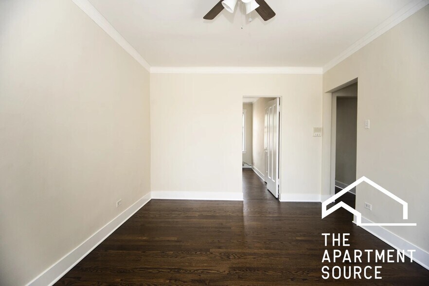 Building Photo - 3841 N Greenview Ave